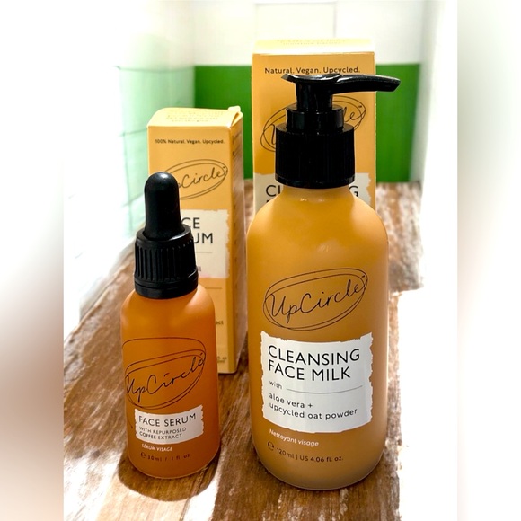 UPCIRCLE Cleansing Face Milk & Face Serum Set. - Picture 2 of 4